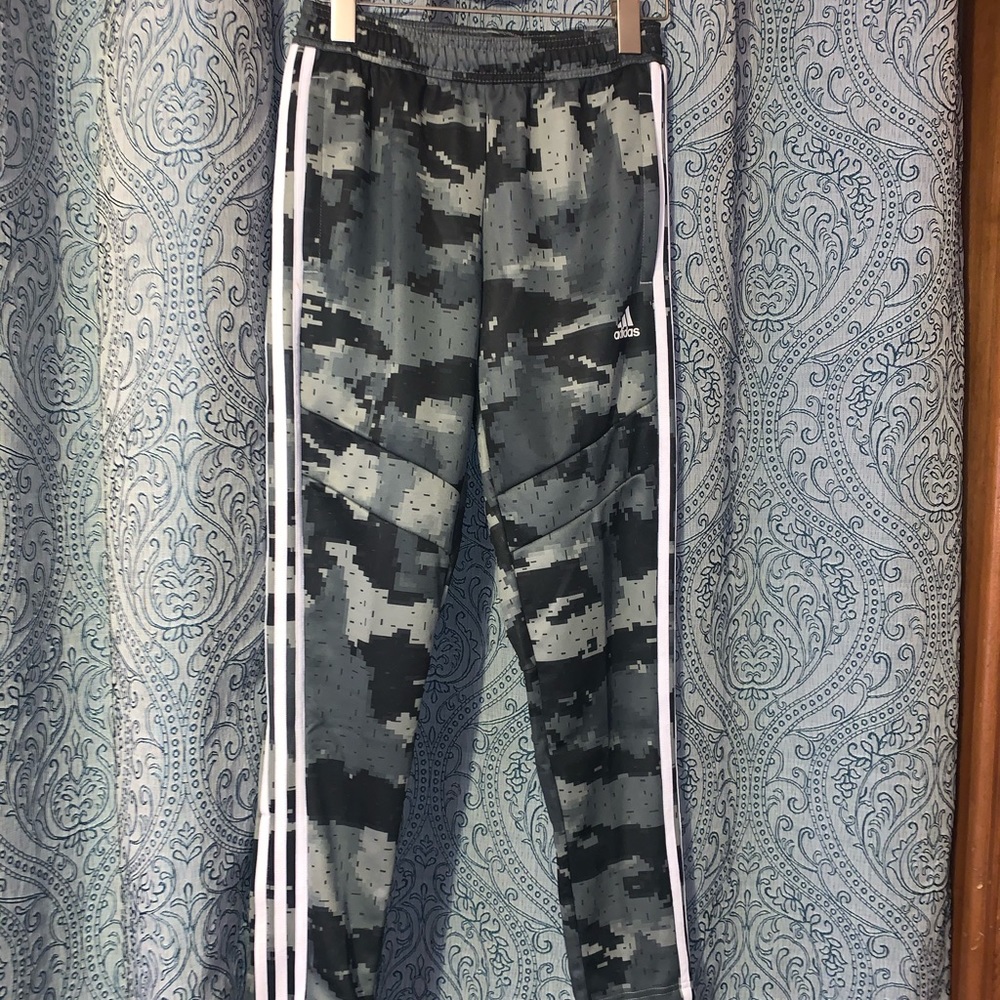 Gray camo sweatpants adidas
